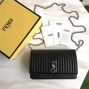 FENDI ҵ 6346 ܛrܛʽƤA  ٭h(hun) ɲж朗l玧 ɫ