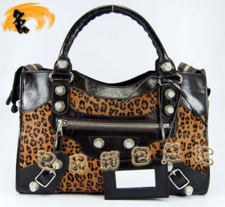 084332A BalenciagaC(j)܇ ҆μ M(jn)ţƤ(jng)r(sh)Ů ɫ