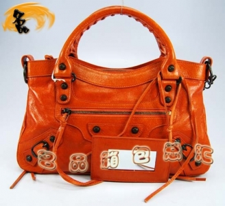 103208  ҙC(j)܇ Balenciagaμ M(jn)ƤrŮ  ɫ