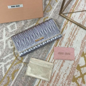 miumiuŮʿX(qin) wL(zhng)X(qin) (jng)ްƤyɫְ