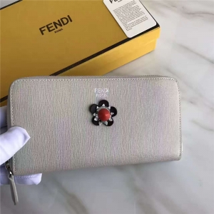 FENDI ҵ СţƤCRAYONS 2017¿ bpɫƤﻨL(zhng)X(qin) ۻɫ