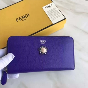 FENDI ҵ СţƤCRAYONS 2017¿ bpɫƤﻨL(zhng)X(qin) {(ln)ɫ