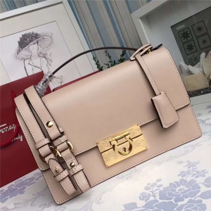21E099 FerragamoƸĽ (f)ŷ ̖(ho) μ \