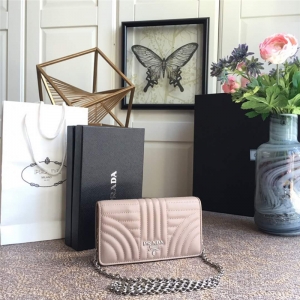 1ZH044 Prada_(d) Wpˇ ֹC ๦ܼ 朗l 㙉ɫ