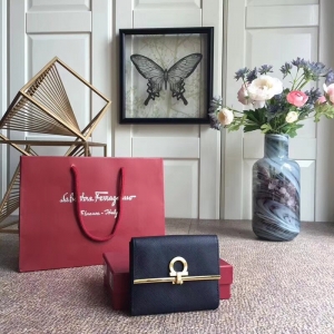 224639 FerragamoĽ GancioR wʽX {ɫ