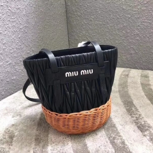 5BE021 MIUMIU¿米 СƤ l Ͱΰ ɫ