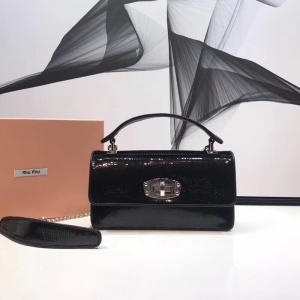 5BD115 MIUMIU¿ ֹƬ D(zhun)i w朗l ɫ