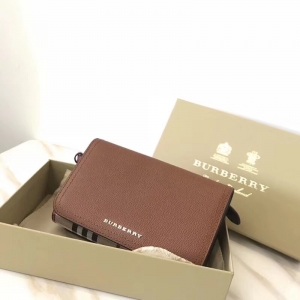 BurBerry͌ ƴɫǰw (zhn)Ry ְX(qin)ð ɫƴt