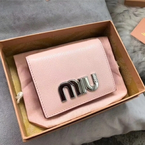 5MV204 MIUMIU (zhun) LOGO ƴɫ ڴСX(qin) ɫ