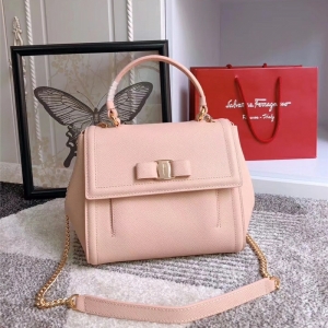 21G697 FerragamoƸĽ VaraY(ji) ̖ ƼyţƤ w 