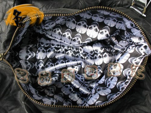 8008 R˹¿ ɫȫƤrŮʿμ THOMAS WYLDE