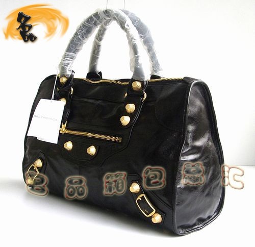 084324B A1:1Ʒ|(zh)¿ţƤŮ BALENCIAGA ҽ(jng)C܇