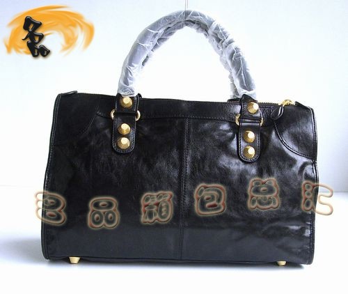 084324B A1:1Ʒ|(zh)¿ţƤŮ BALENCIAGA ҽ(jng)C܇