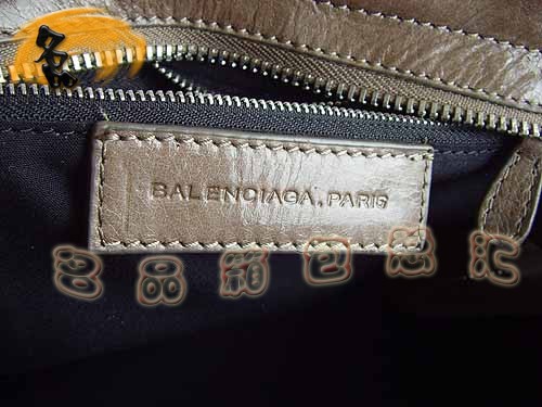 084332A BALENCIAGA(jng)rŮʿб ҙC(j)܇ ¿ţƤ