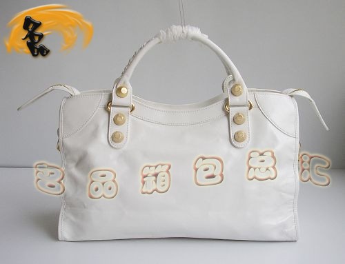 084338B A1:1Ʒ|(zh) BALENCIAGA(jng)C܇ б ҕr