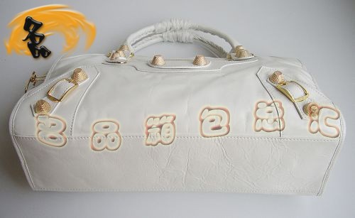 084338B A1:1Ʒ|(zh) BALENCIAGA(jng)C܇ б ҕr