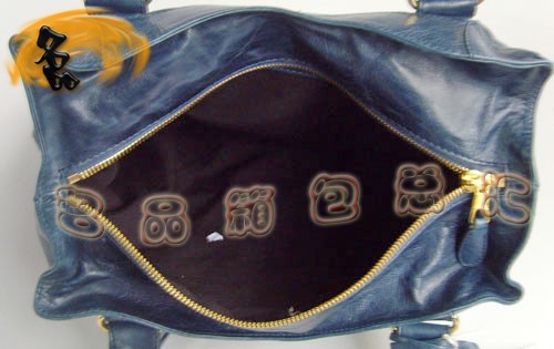 084326B u¿ BALENCIAGA ҕrн(jng)ǿC܇ {ɫ