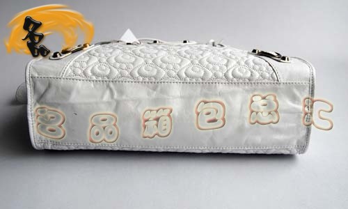 084932 ƷƷ| ҴCϵЕrŮʿ BALENCIAGAб C܇