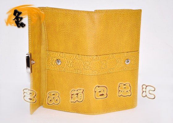 233013 GUCCIX(qin)  GUCCI¿ȫƤX(qin) GUCCIr(sh)ŮʿX(qin)A Sɫ