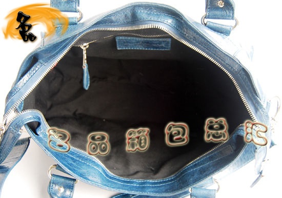 084328A Balenciagaμ BalenciagaC(j)܇(ch)  M(jn)ƤŮ {(ln)ɫ