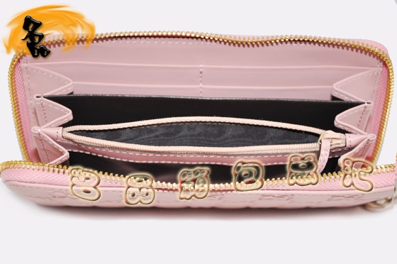 212110 X Gucci¿ Gucciߙn^ţƤŮʿXA GucciL(zhng)X ۼtɫ