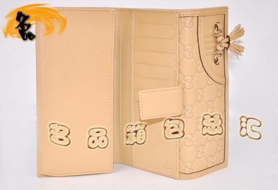 233054 GucciX(qin) Gucci¿ K r(sh)ŮʿX(qin)A GucciL(zhng)X(qin)  ɫ