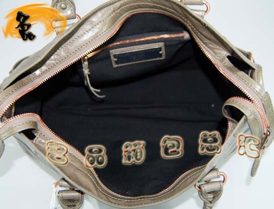 084332C  Balenciaga ҆μ M(jn)ţƤ(jng)rŮ yɫ