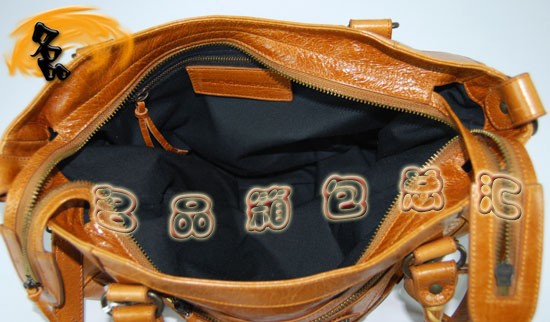 084616  BalenciagaC(j)܇(ch) ҆μ M(jn)ţƤ(jng)r(sh)Ů  ɫ