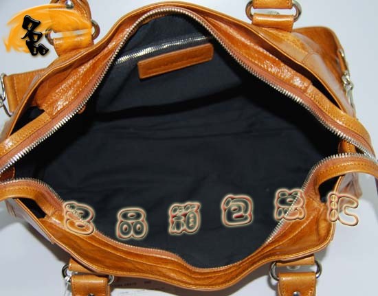 173082A  BalenciagaC(j)܇ ҆μ M(jn)ţƤ(jng)Ů  ɫ