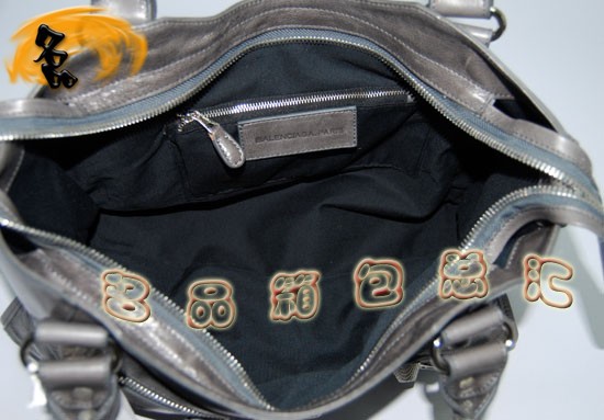 173084A  Balenciaga ҆μ MţƤ(jng)rŮ C܇ yɫ