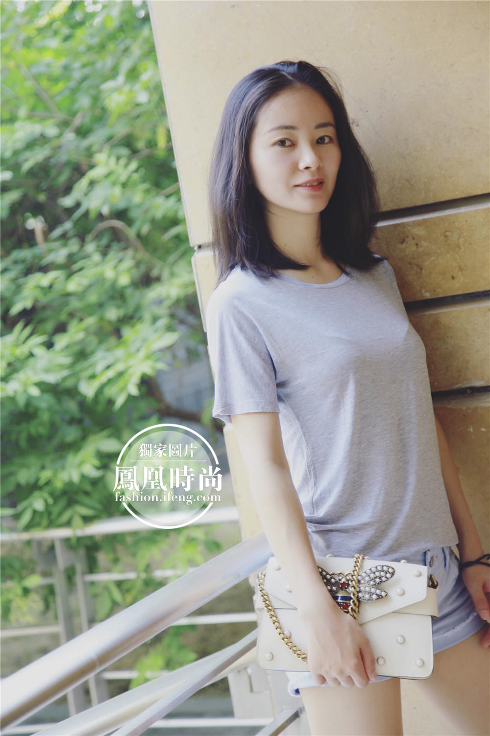 DƬ