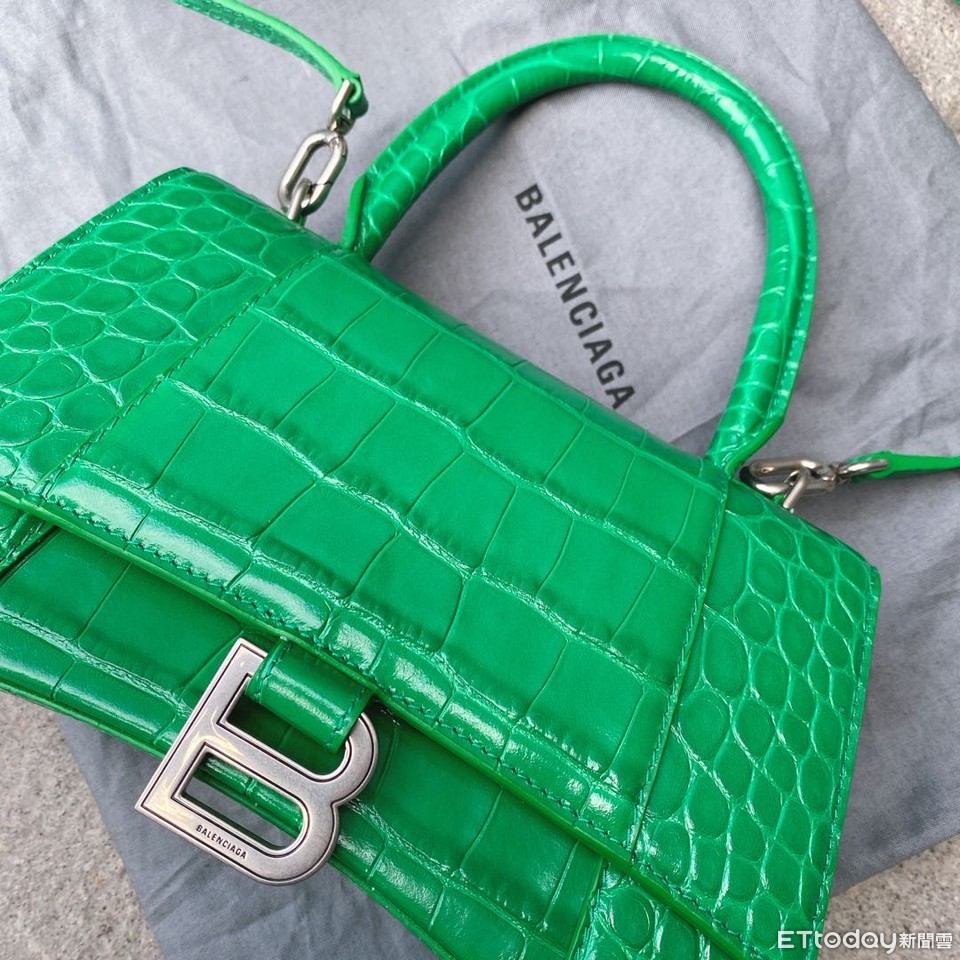 BALENCIAGA  DӛUvz