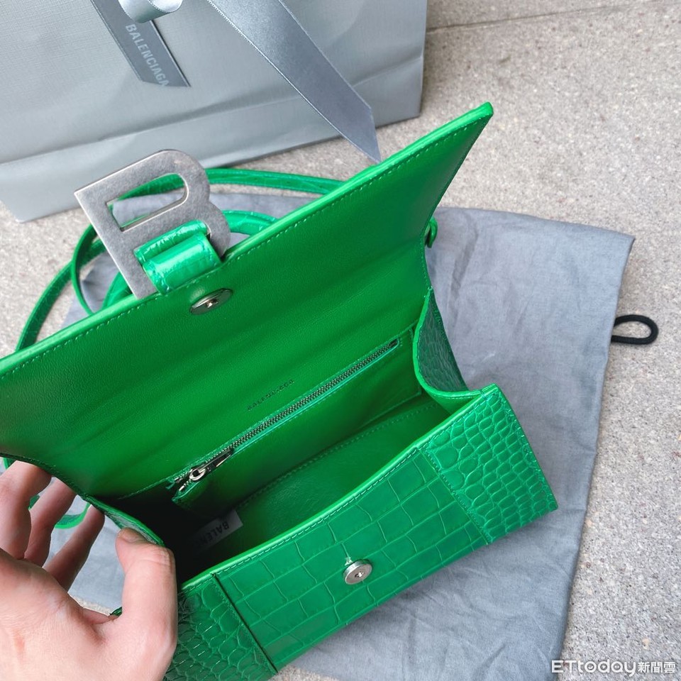 BALENCIAGA  DӛUvz